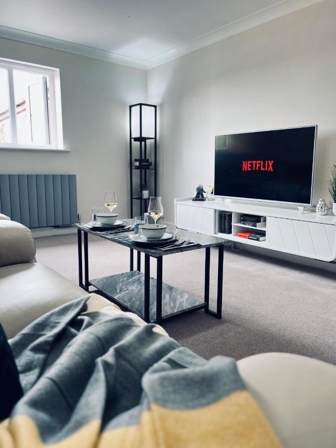 Deluxe 2 Bedroom Apartment *