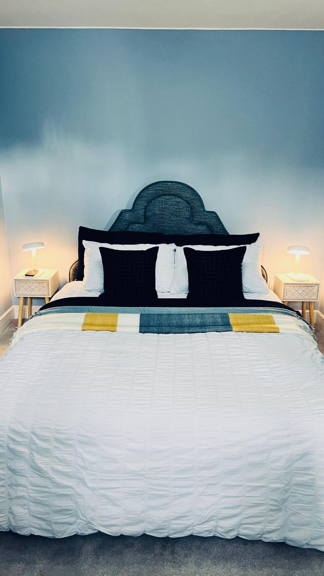 Deluxe 2 Bedroom